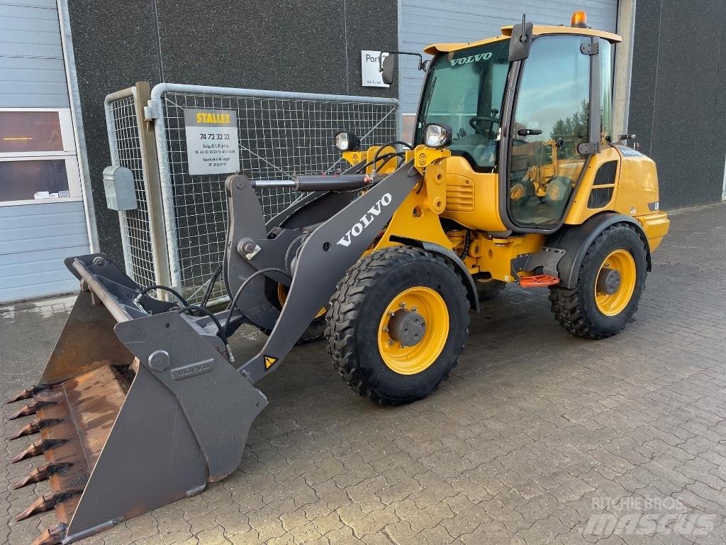 Volvo L28F Pienkuormaajat