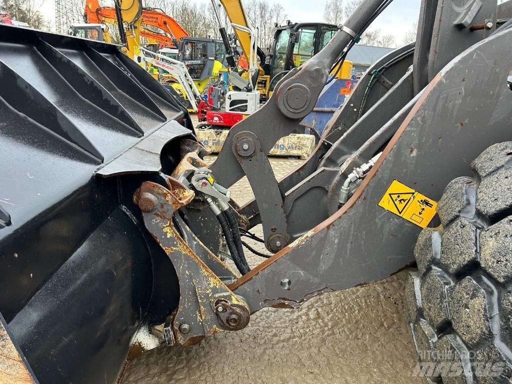 Volvo L 120 H Pyöräkuormaajat