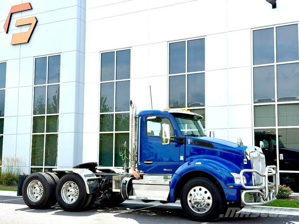 Kenworth T 880 Vetopöytäautot
