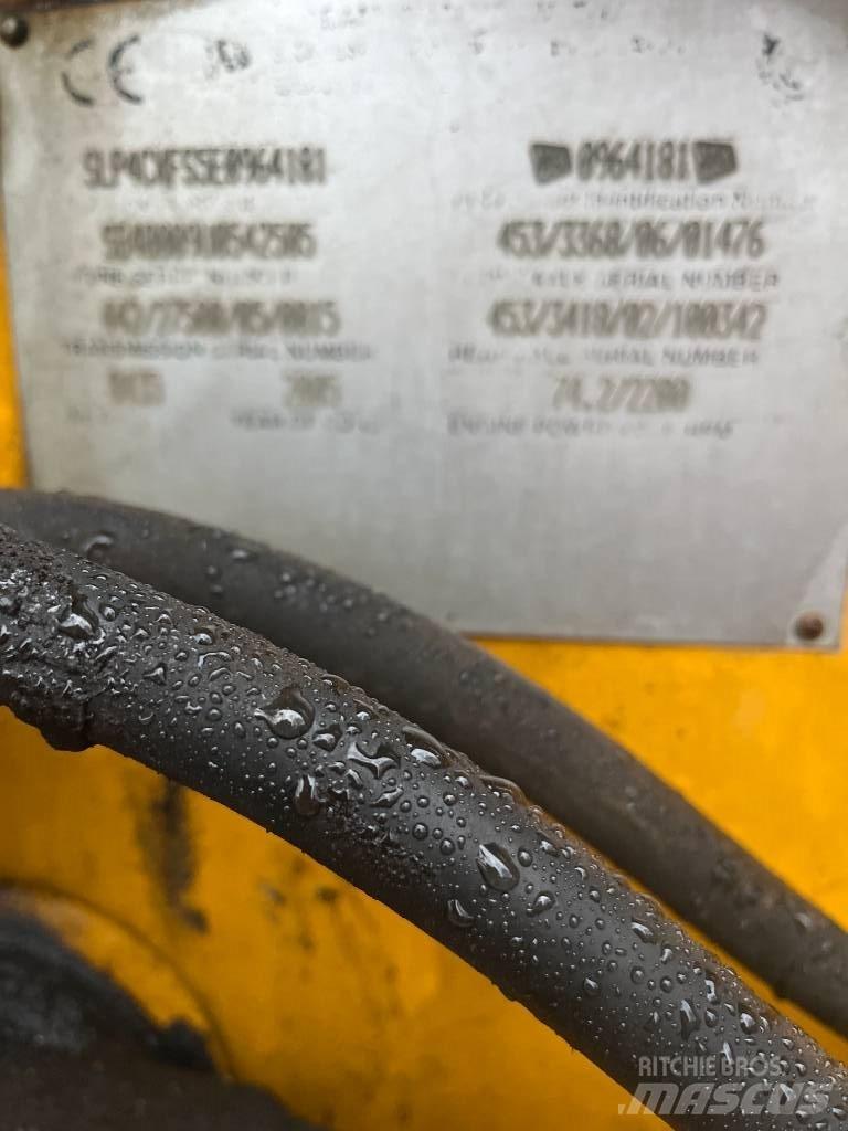 JCB 4 X Pyöräkuormaajat