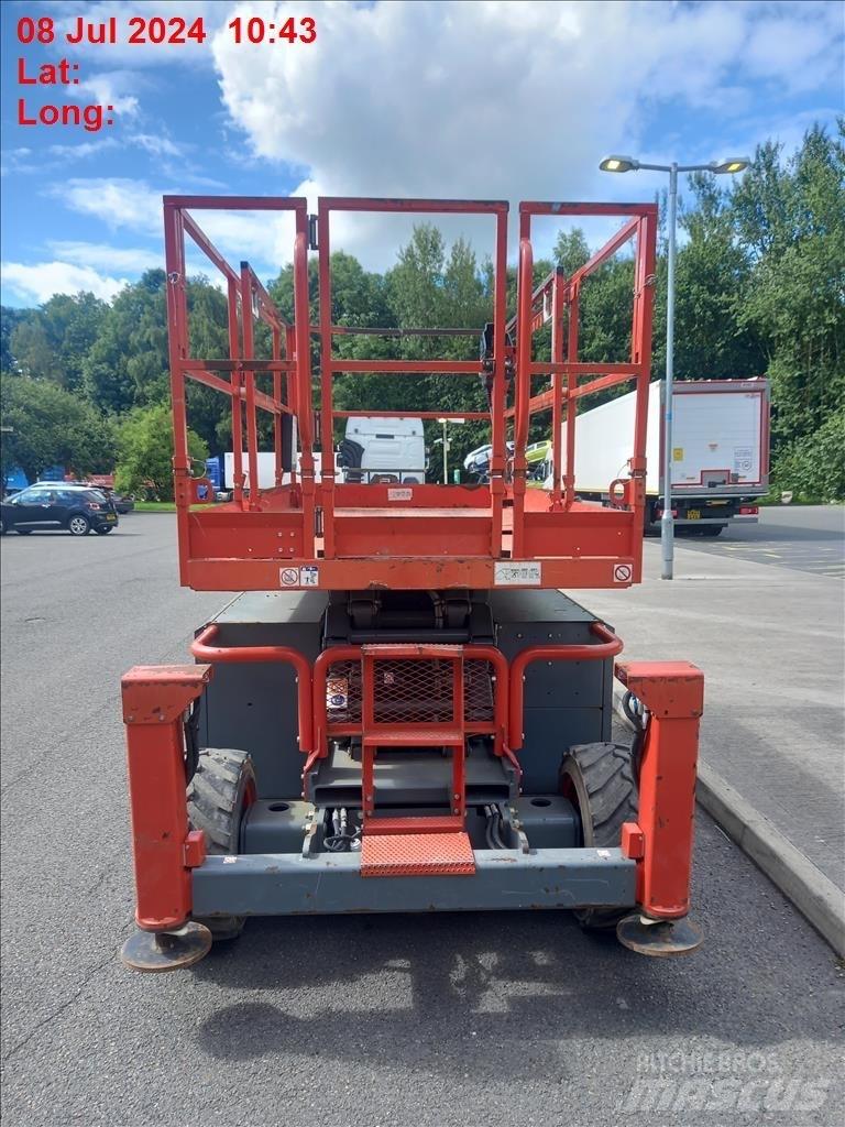 SkyJack SJ 6832 RT Saksilavat