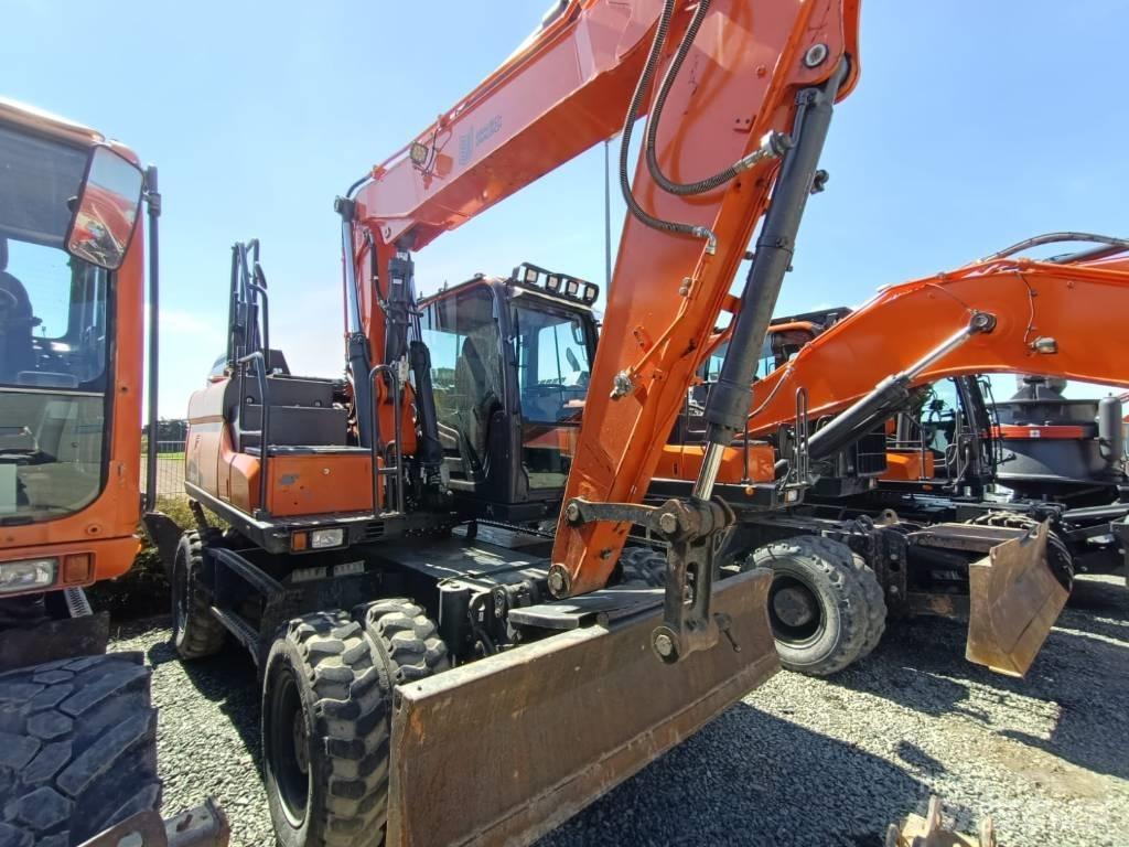 Doosan DX140W-5 Pyöräkaivukoneet