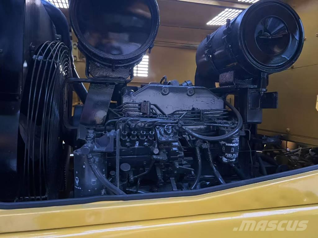 Komatsu WA 320-3 Pyöräkuormaajat