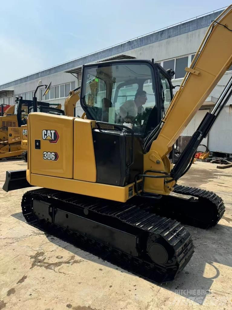 CAT 306 Minikaivukoneet < 7t