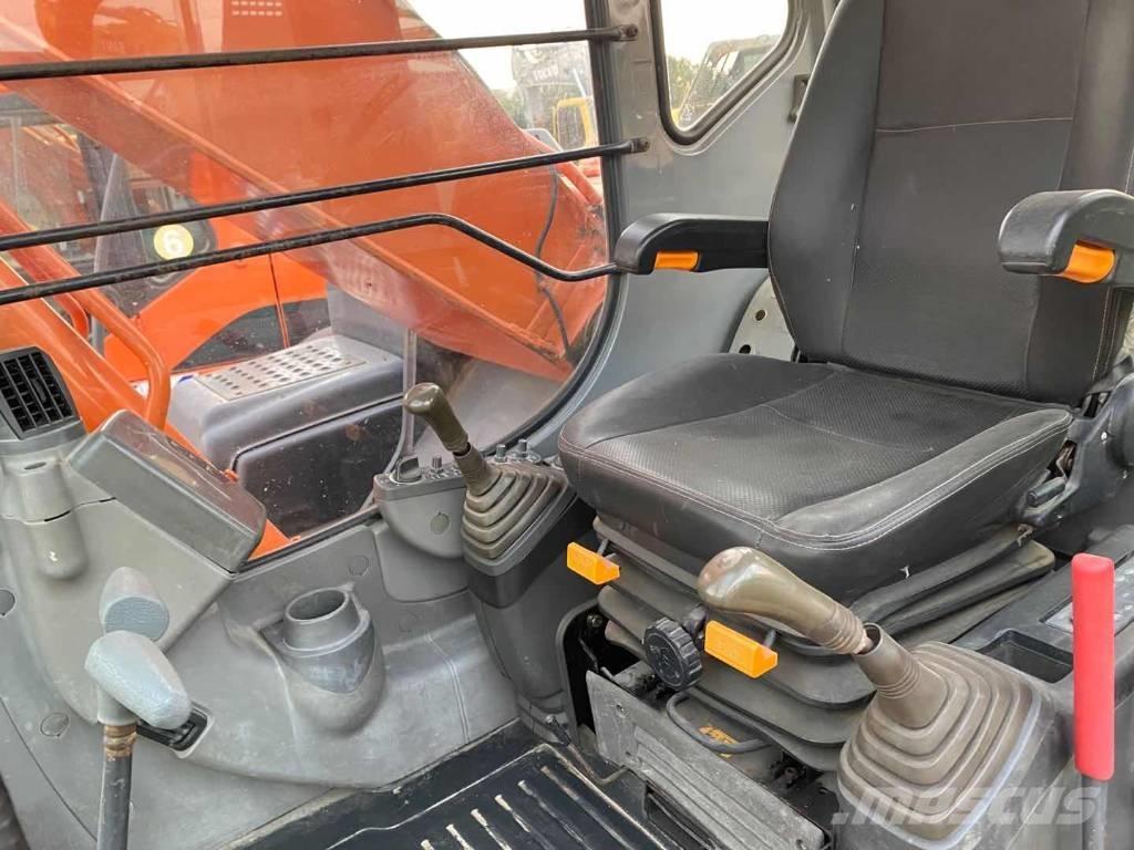 Hitachi ZX 210 Telakaivukoneet