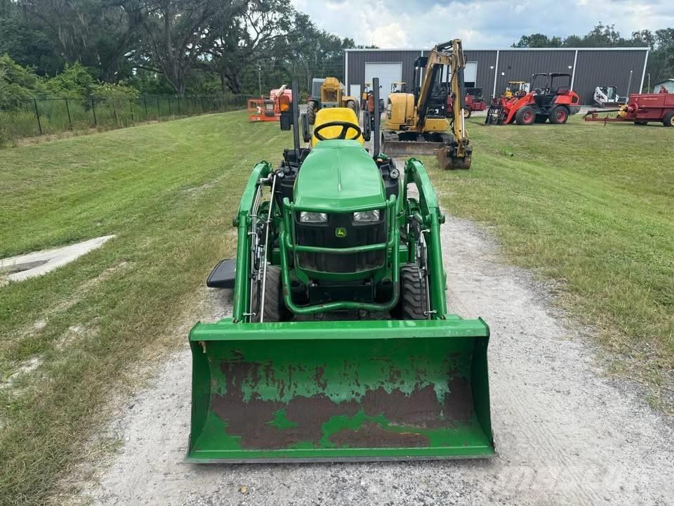 John Deere 1025 R Traktorit
