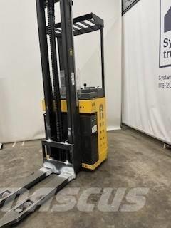 Atlet A/160STJN420 Ajettavat pinoamisvaunut