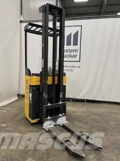 Atlet A/160STJN420 Ajettavat pinoamisvaunut