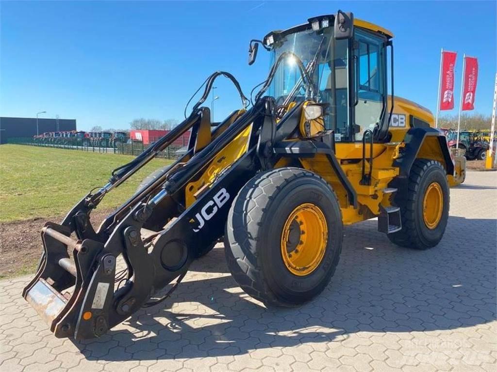 JCB 437 HT Pyöräkuormaajat