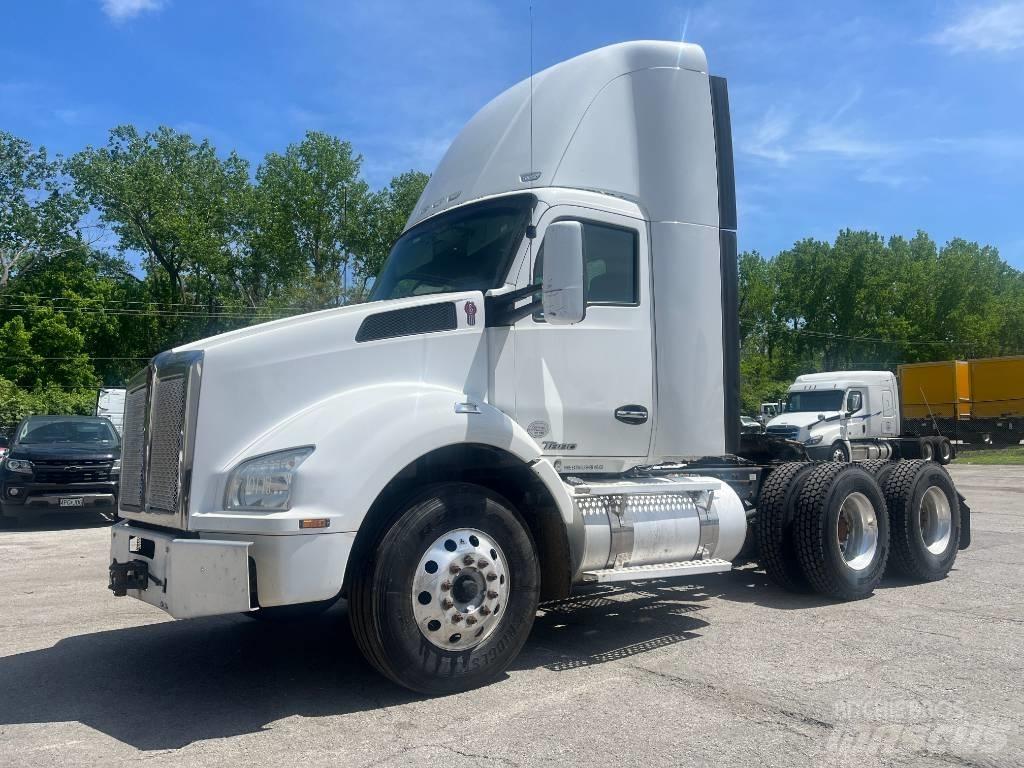 Kenworth T 880 Vetopöytäautot