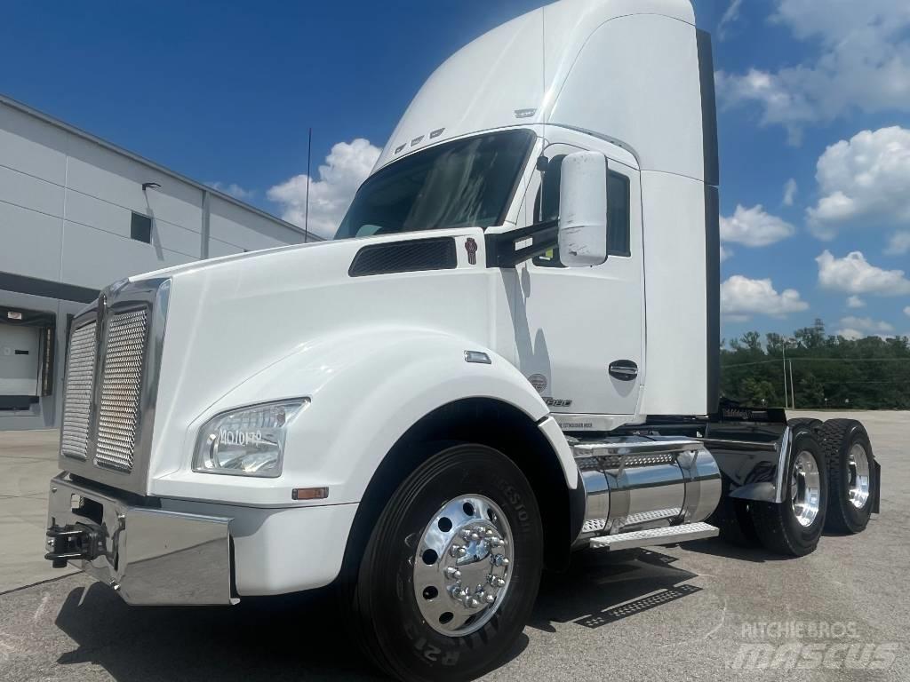 Kenworth T 880 Vetopöytäautot