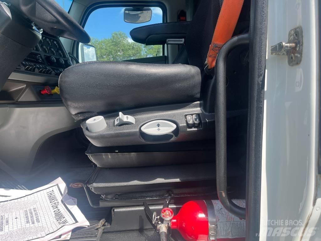 Kenworth T 880 Vetopöytäautot
