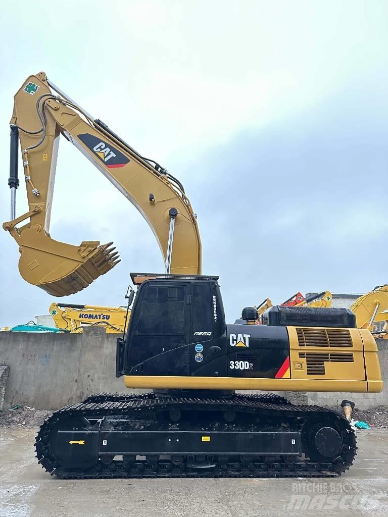 CAT 330 D2 Midikaivukoneet 7t - 12t