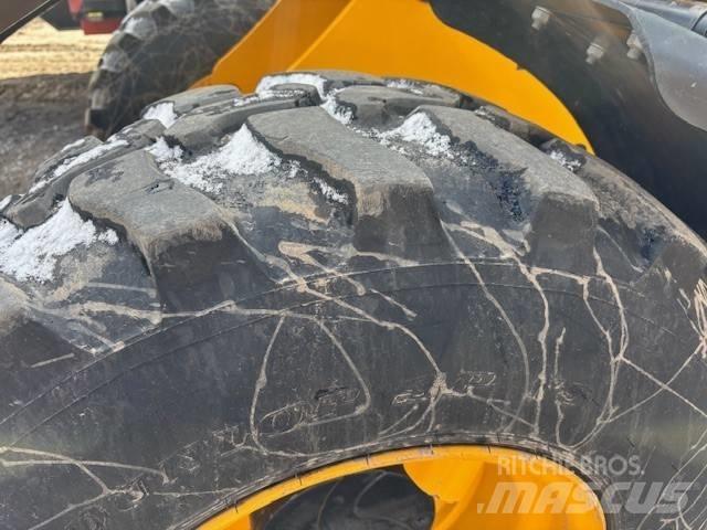 JCB 407 Pyöräkuormaajat