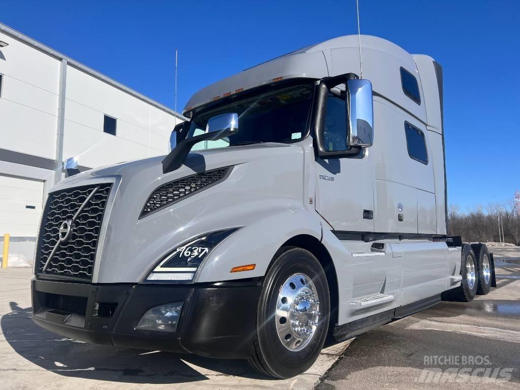 Volvo VNL860 Vetopöytäautot