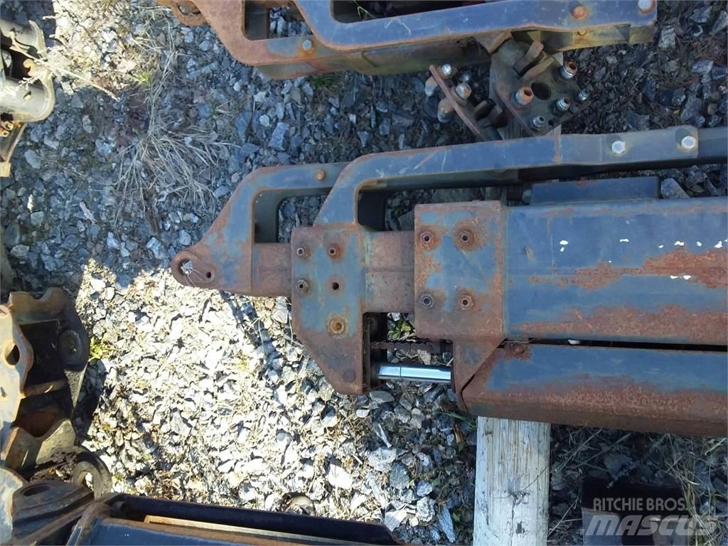 John Deere 210 Harvesterinosturit
