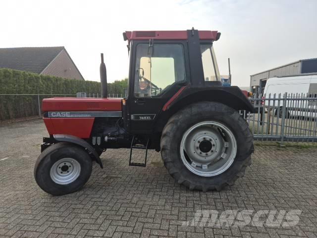 Case IH 745 XL Traktorit