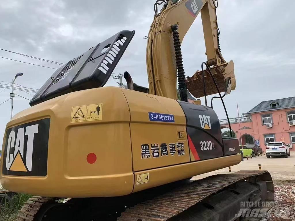 CAT 323 D L Telakaivukoneet