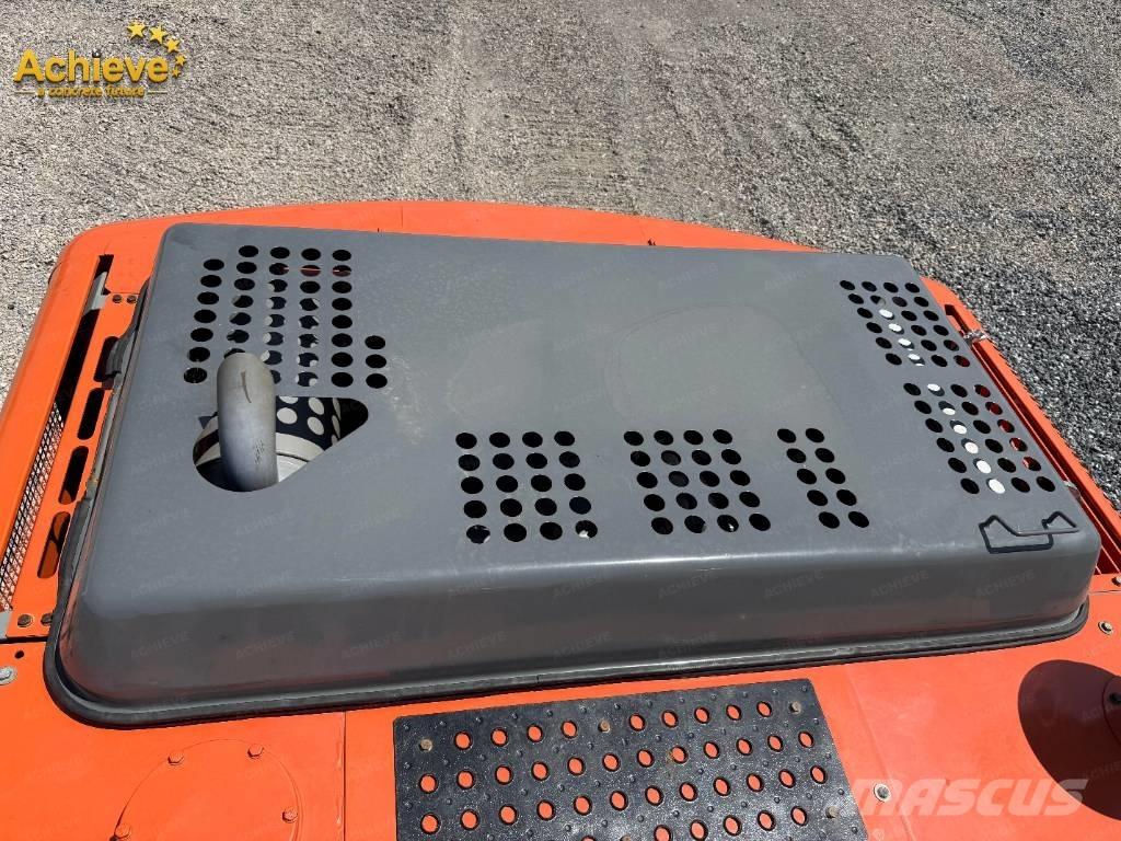 Hitachi ZX 210 Telakaivukoneet