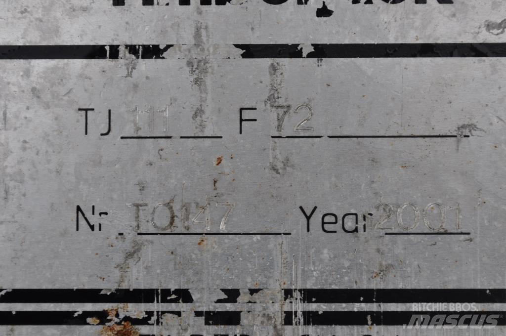  TJ 111 F72 Kuormatraktorinosturit