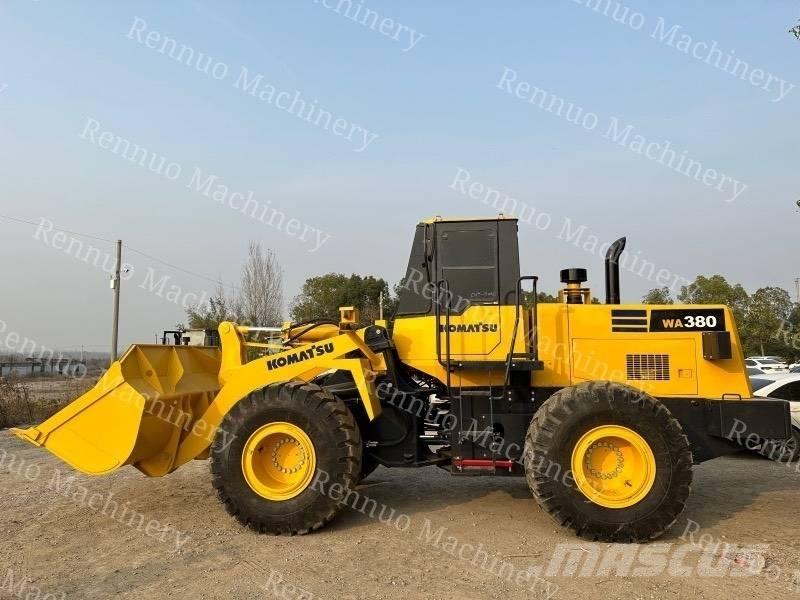 Komatsu WA380 Pyöräkuormaajat