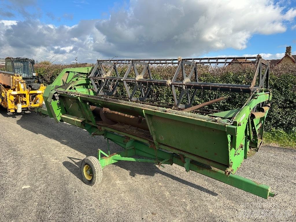 John Deere 1075 Leikkuupuimurit