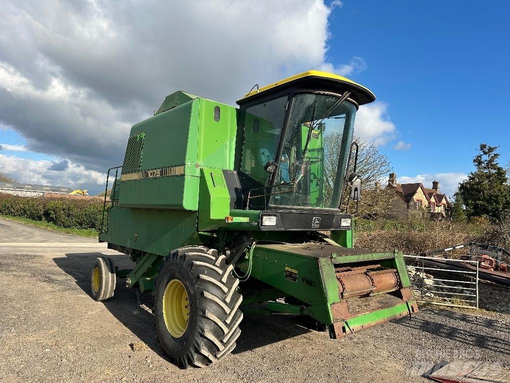 John Deere 1075 Leikkuupuimurit