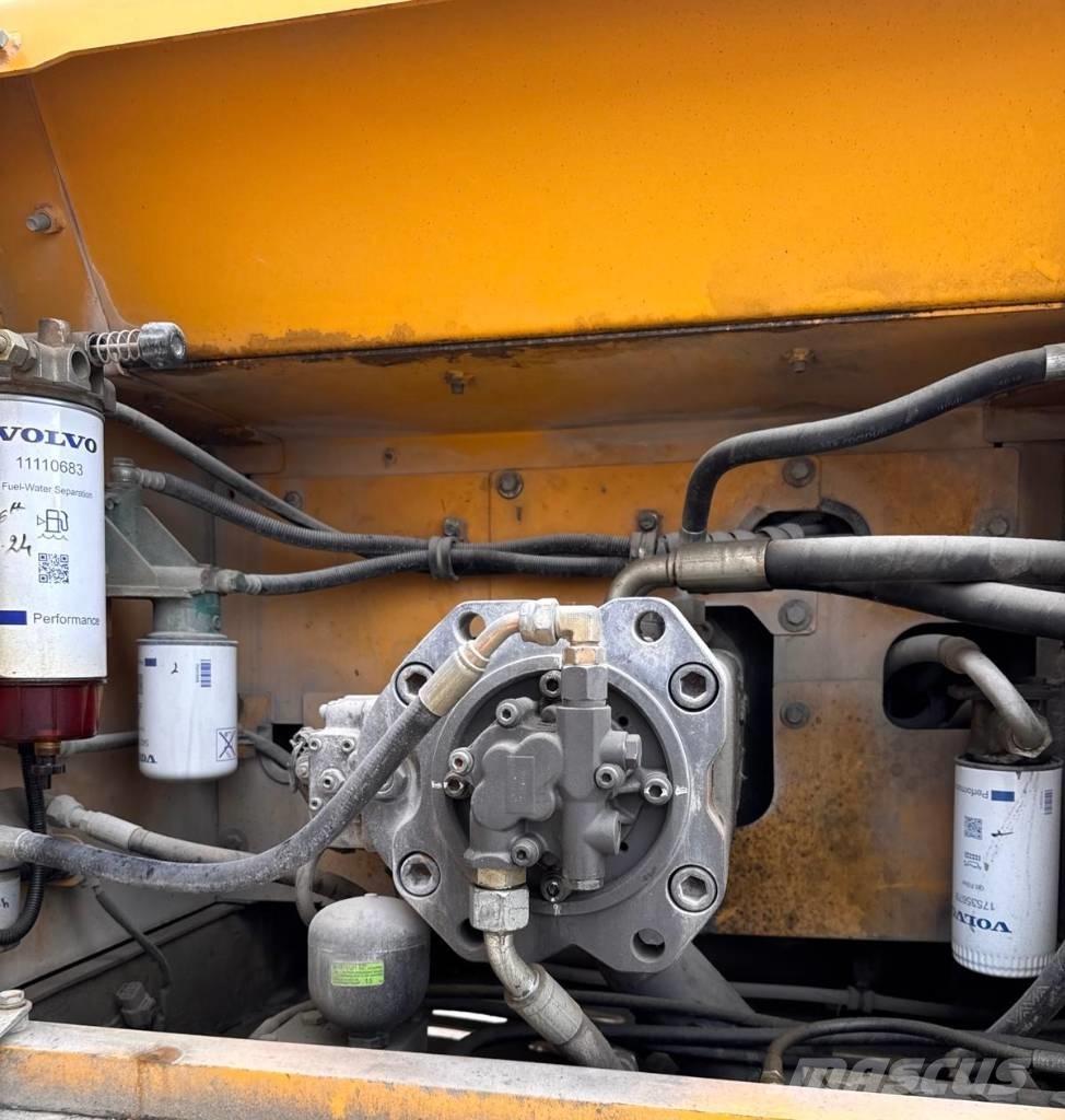 Volvo EC 300 D L Telakaivukoneet