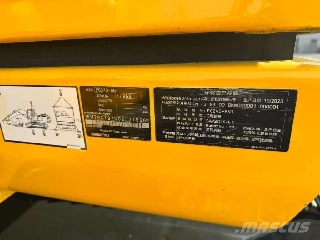 Komatsu 240-8N1 Telakaivukoneet