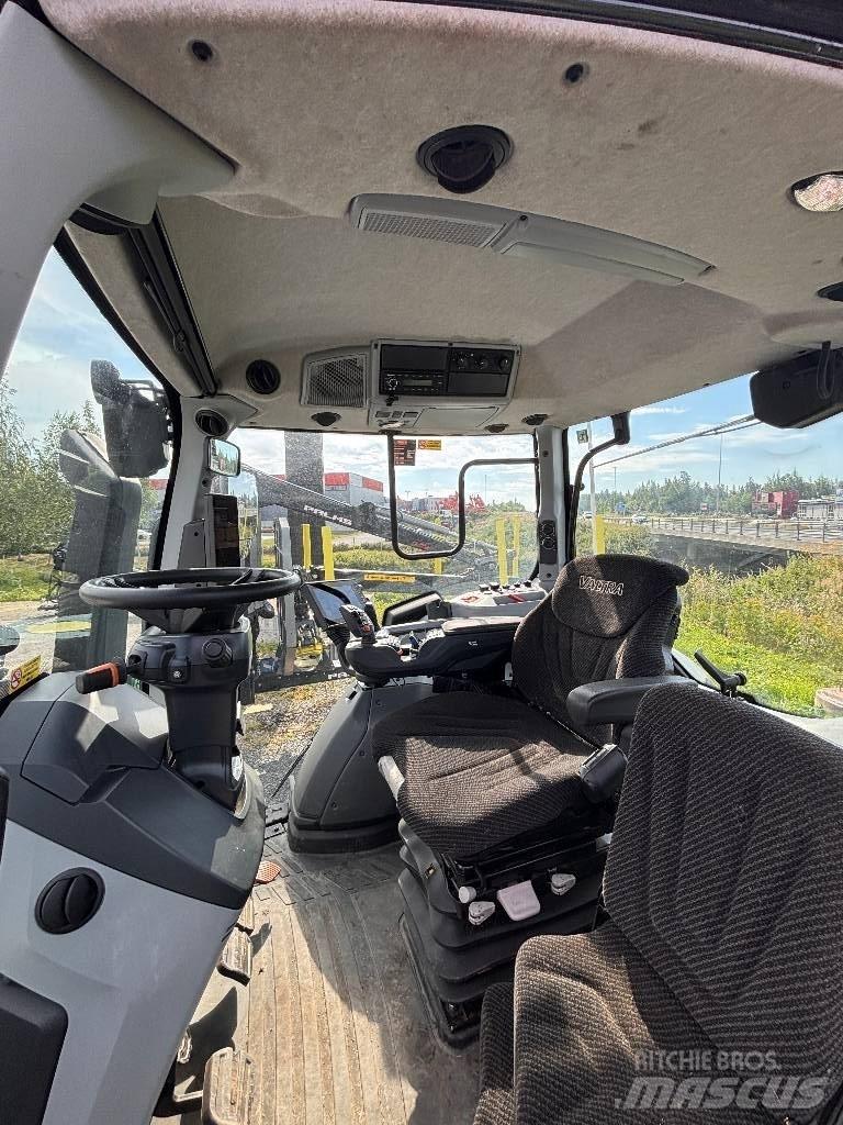 Valtra T215 Versu Traktorit