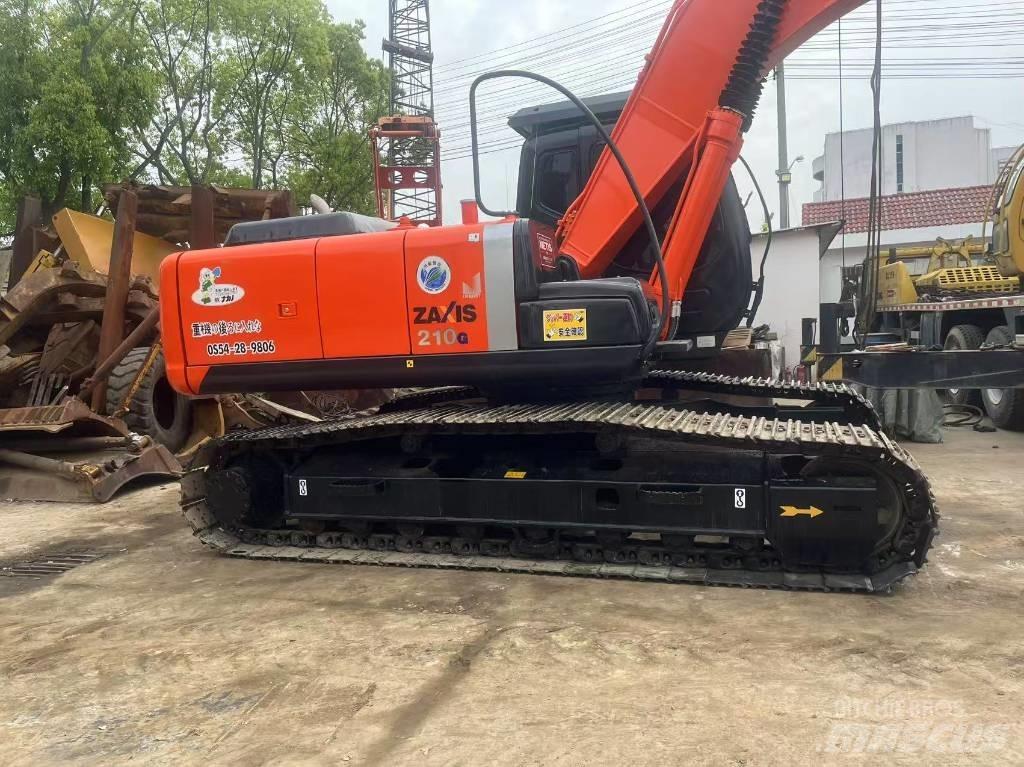 Hitachi 210LC Telakaivukoneet