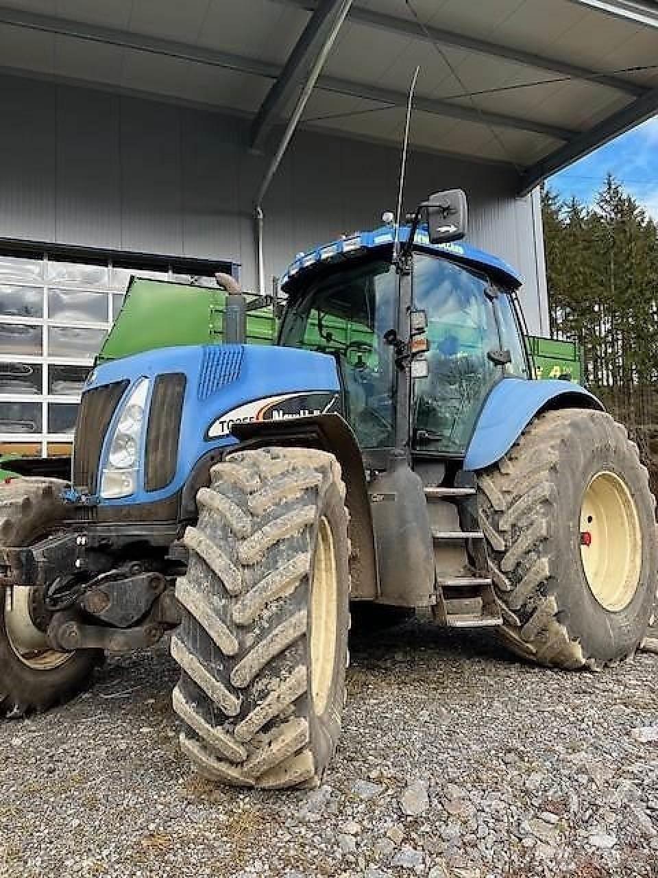 New Holland TG255 Traktorit