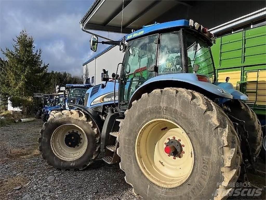 New Holland TG255 Traktorit