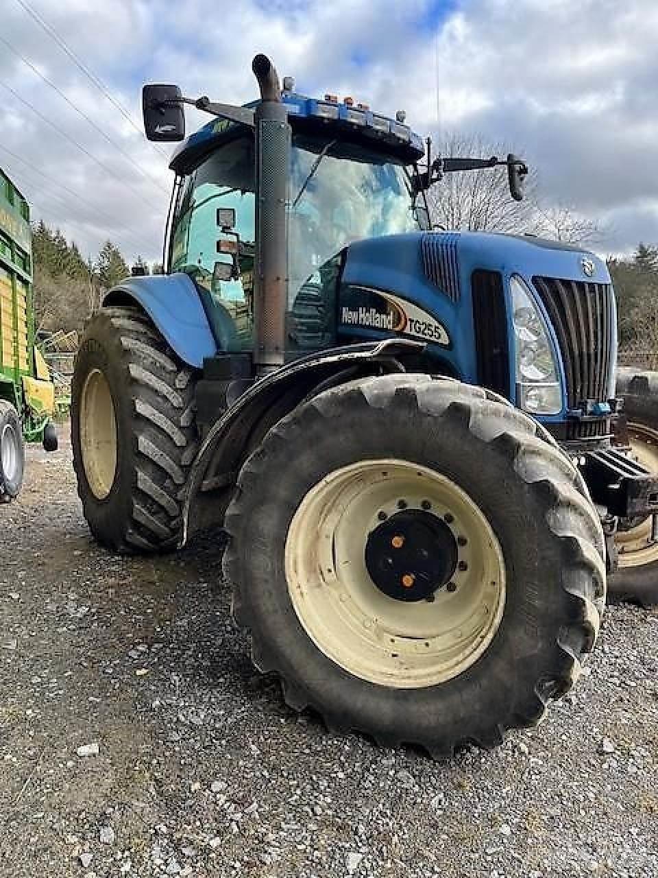 New Holland TG255 Traktorit