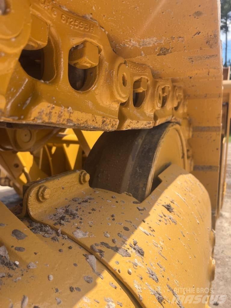 CAT 973 Telakuormaajat