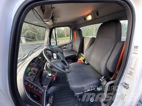 Freightliner M2 Vetopöytäautot