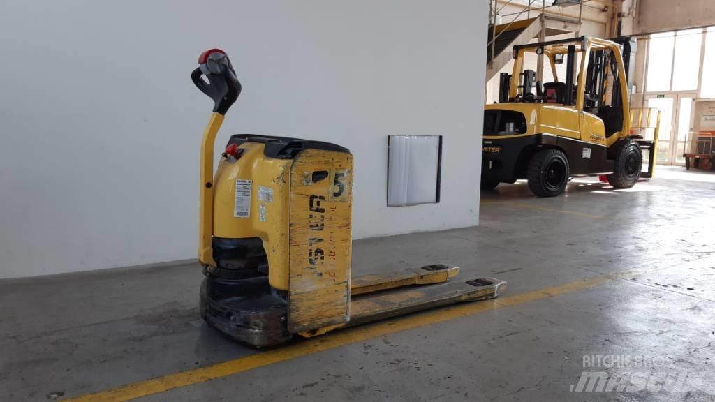 Hyster P2.0L Lavansiirtotrukit