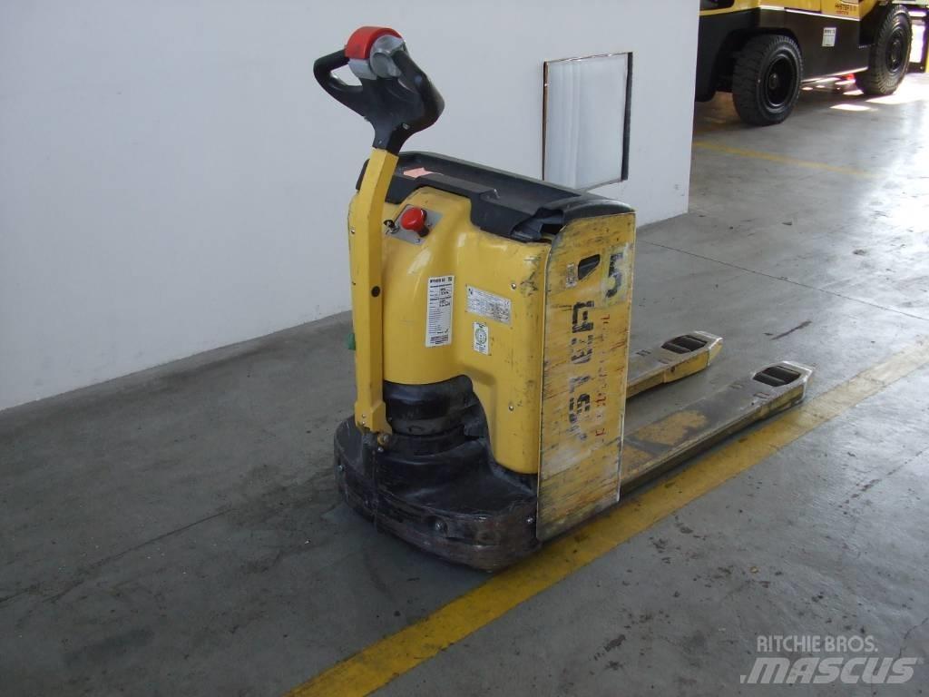 Hyster P2.0L Lavansiirtotrukit