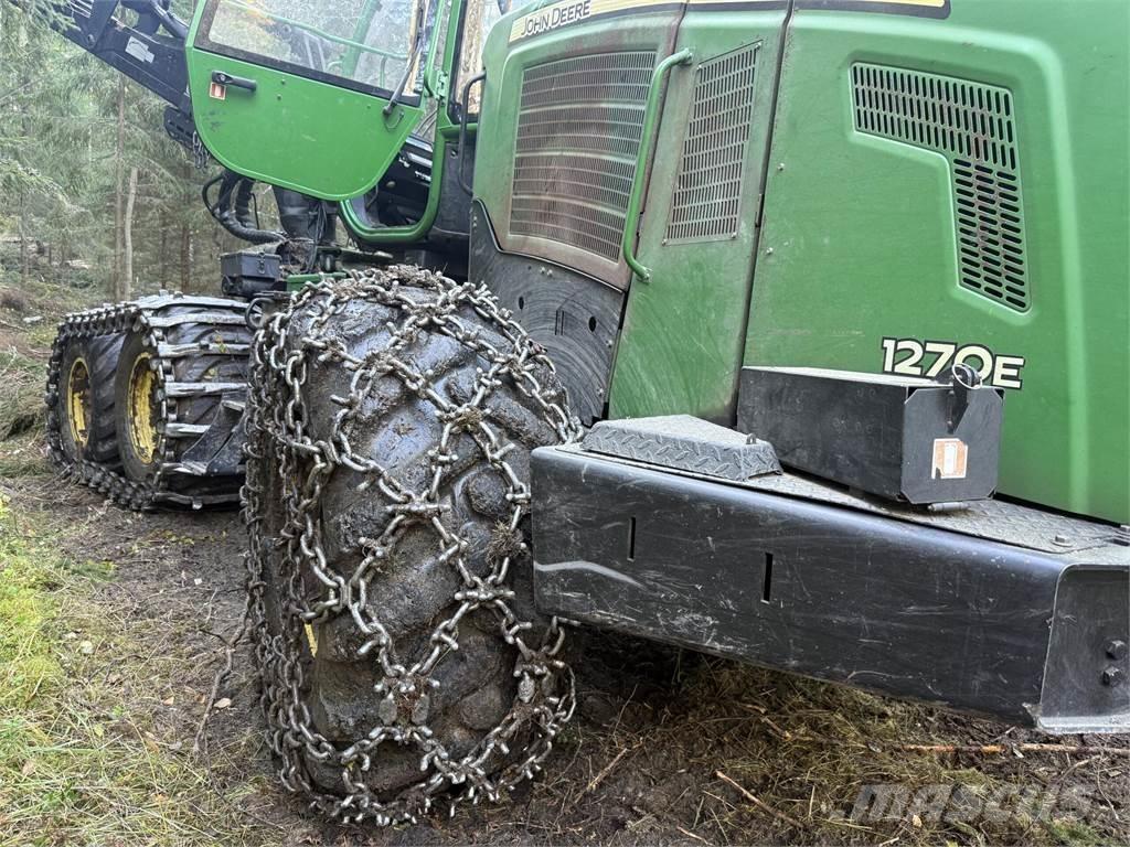 John Deere 1270E Harvesterit
