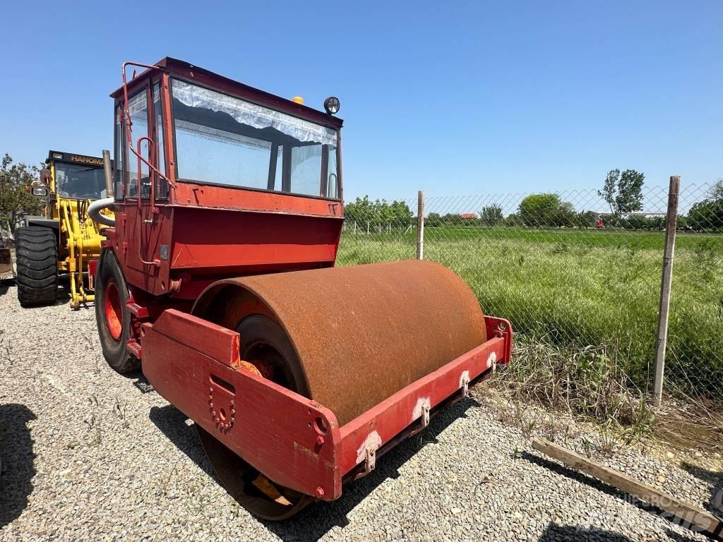 Hamm HW 2304 S Yksivalssijyrät
