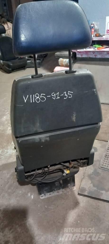 Volvo FH 12.    21329584 Ohjaamot ja sisustat