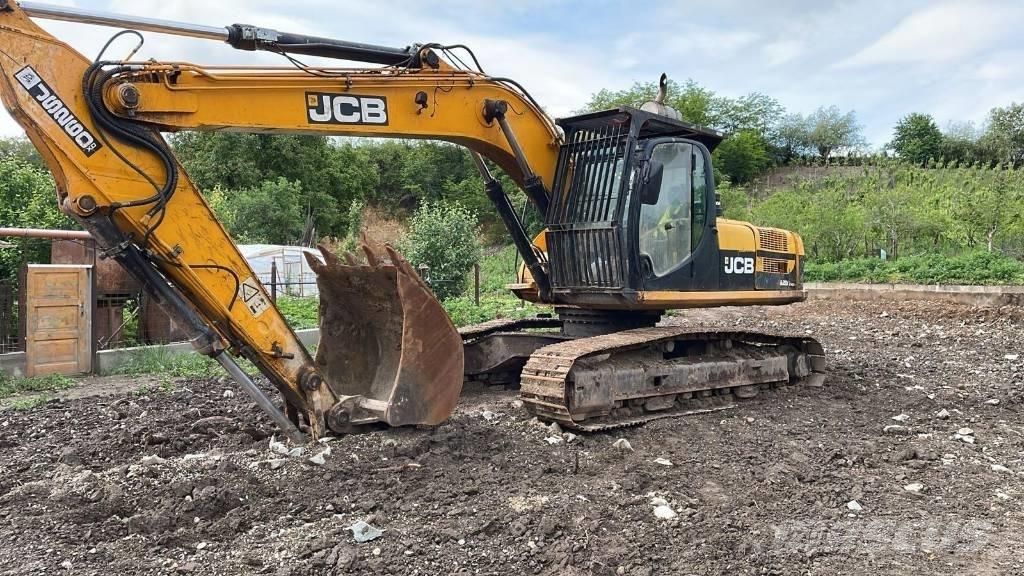 JCB JS 260 XD Puomit