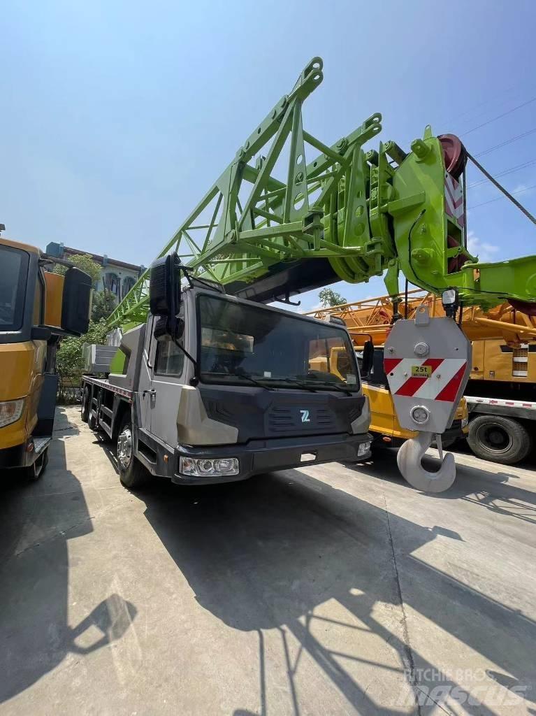 Zoomlion ZCT251V Mobiilinosturit
