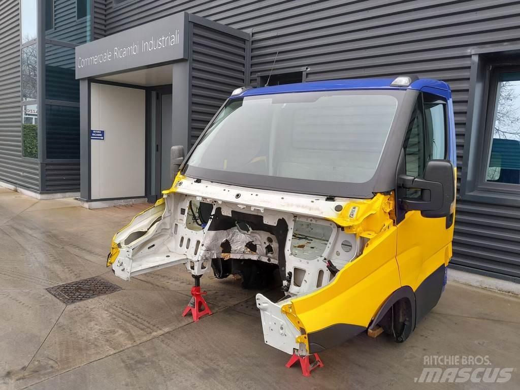 Iveco DAILY Ohjaamot ja sisustat