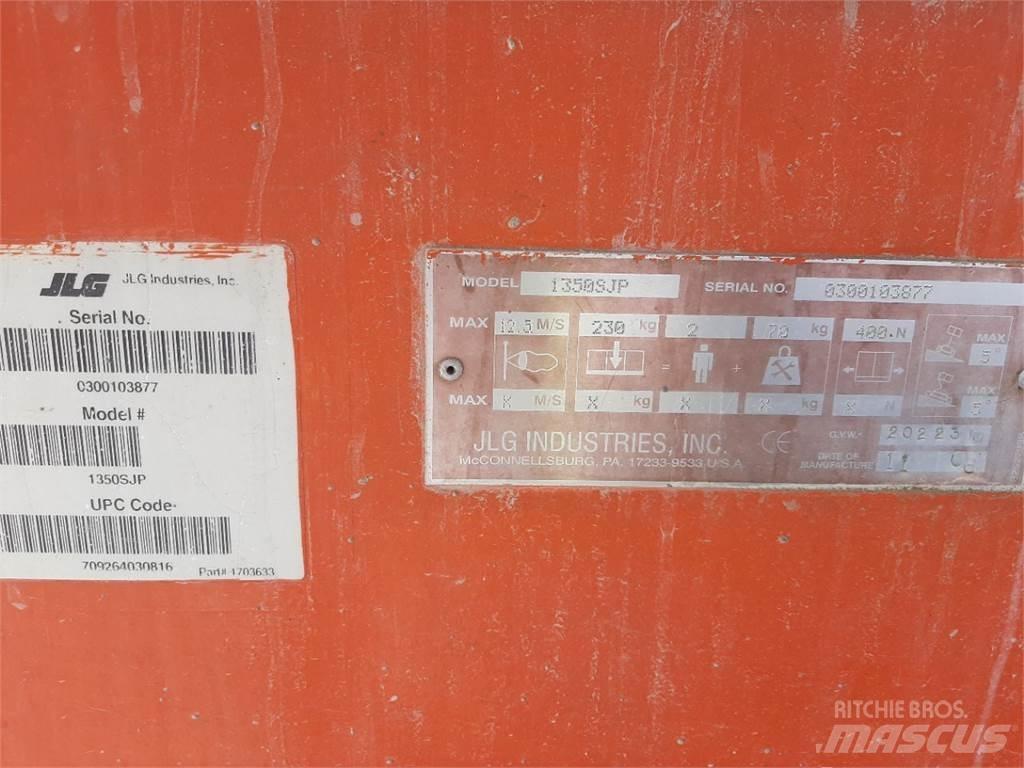JLG 1350SJP Teleskooppipuominostimet