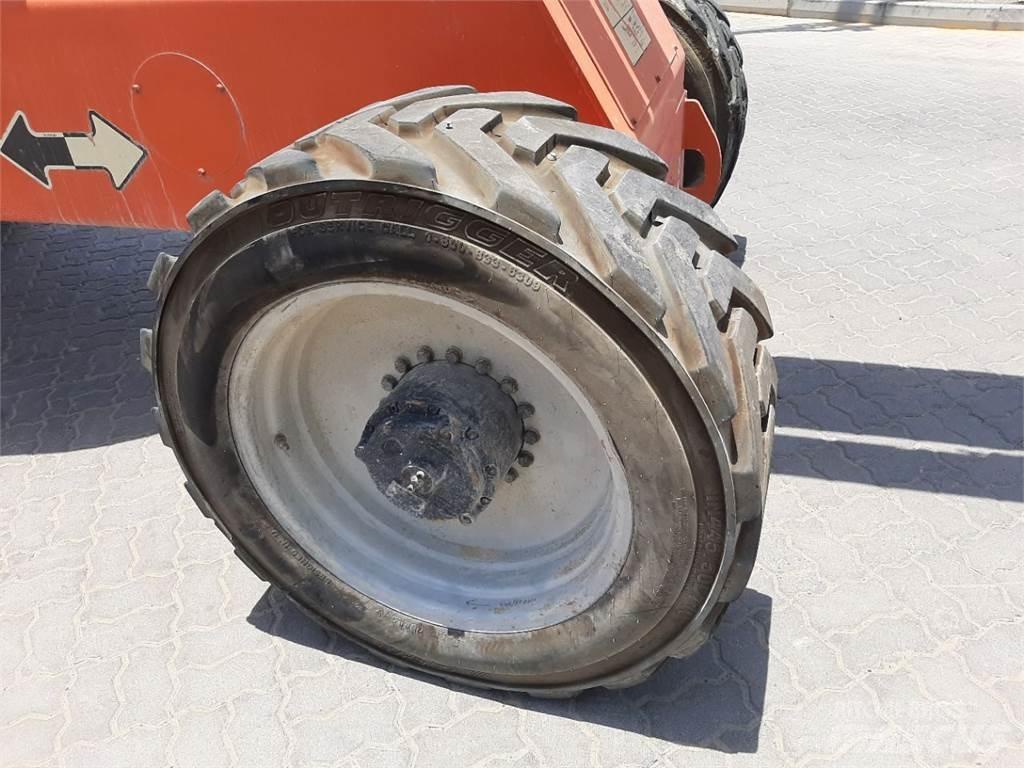 JLG 1350SJP Teleskooppipuominostimet