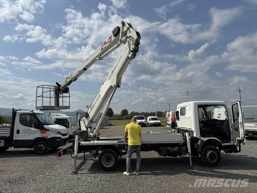 Cela DT24 Nostolava-autot