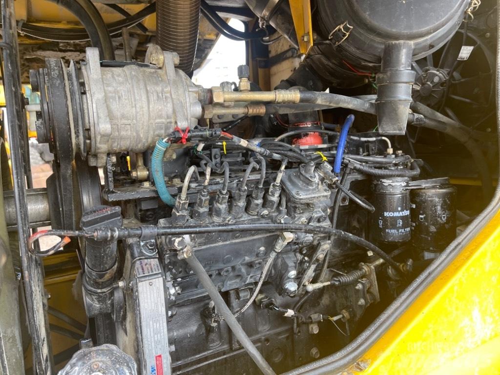 Komatsu WA 270-3 Pyöräkuormaajat