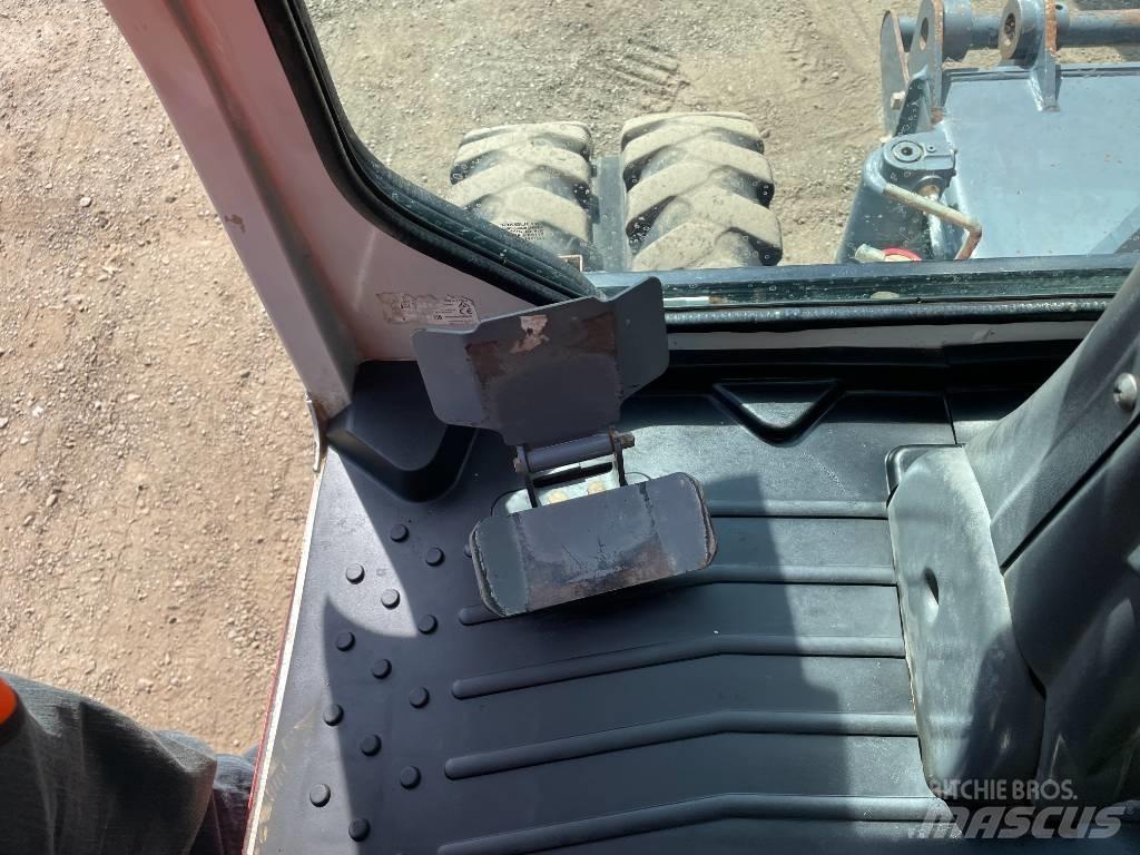Takeuchi TB 295 W Pyöräkaivukoneet