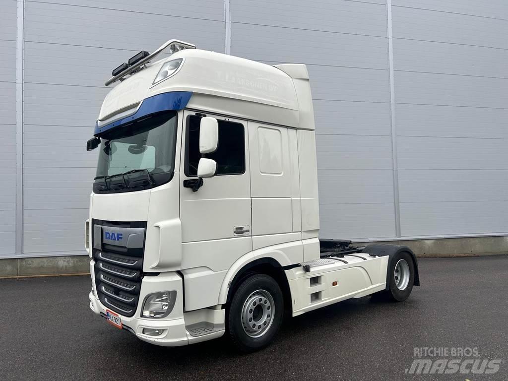 DAF XF Vetopöytäautot